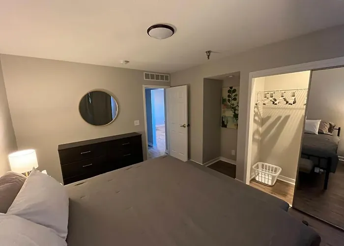 Aksarben 1 Bedroom-Close To I-80